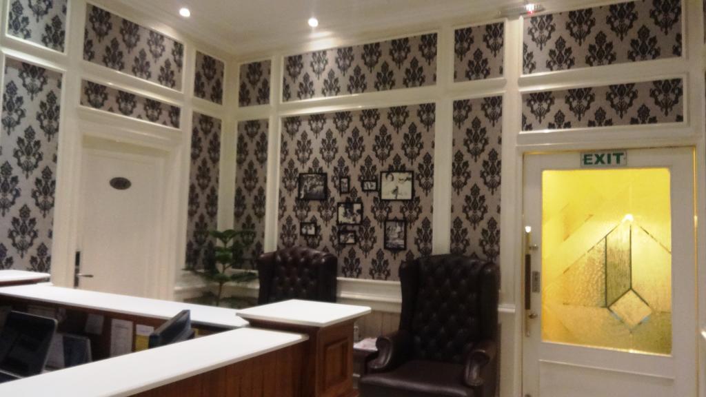 Hotel Bright New Delhi Bagian luar foto