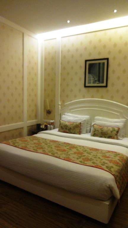 Hotel Bright New Delhi Bagian luar foto