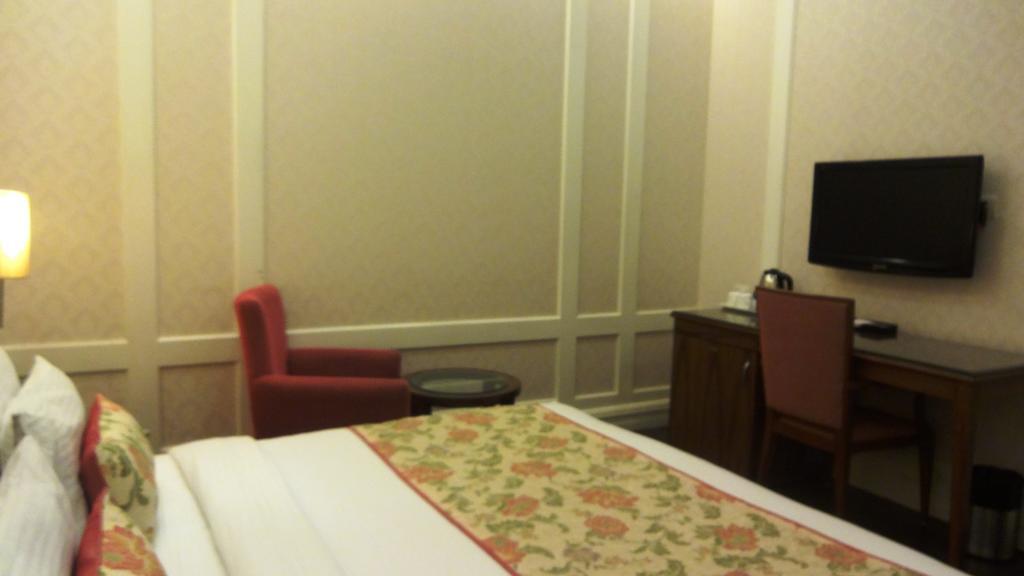 Hotel Bright New Delhi Bagian luar foto