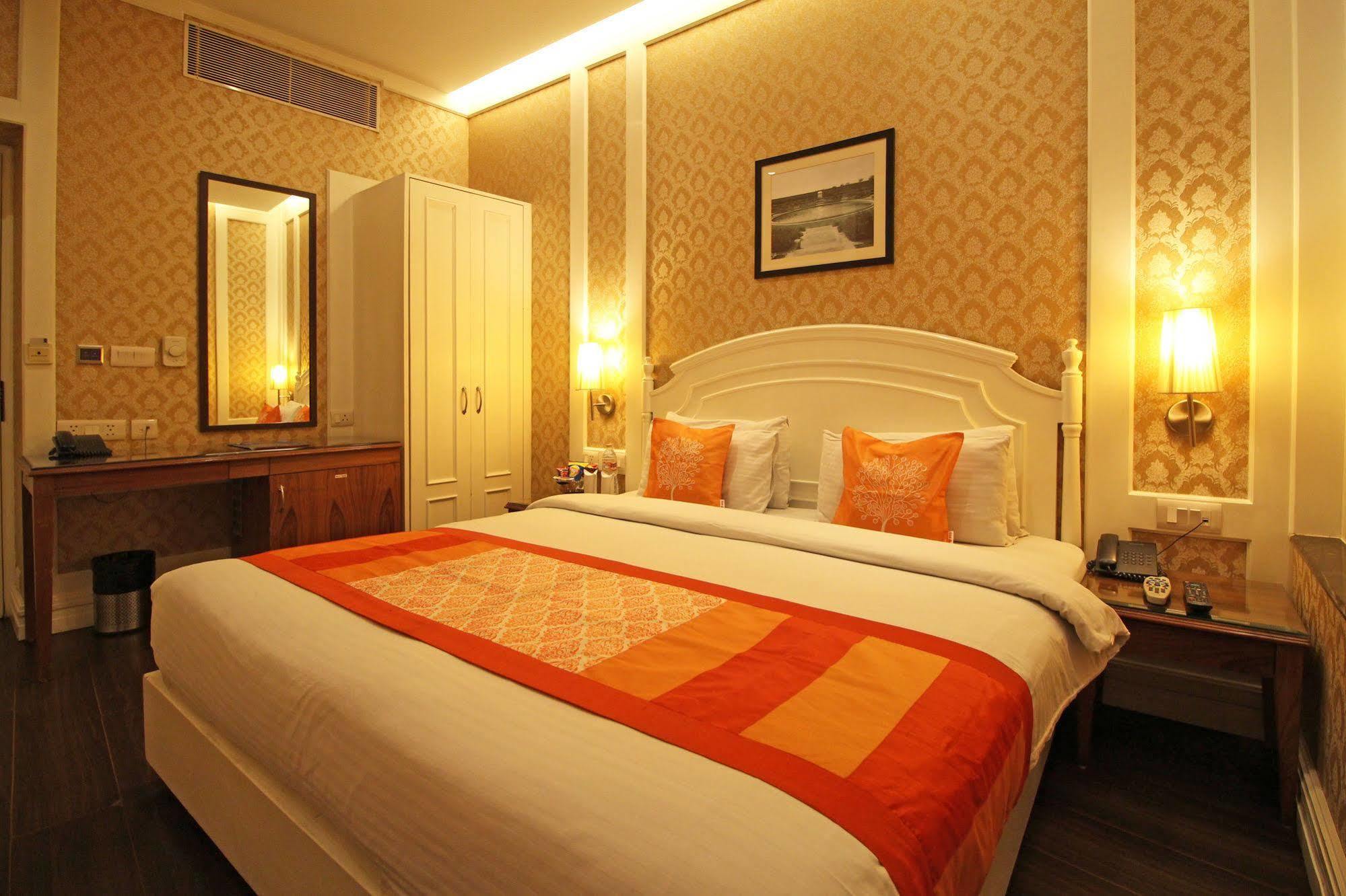 Hotel Bright New Delhi Bagian luar foto
